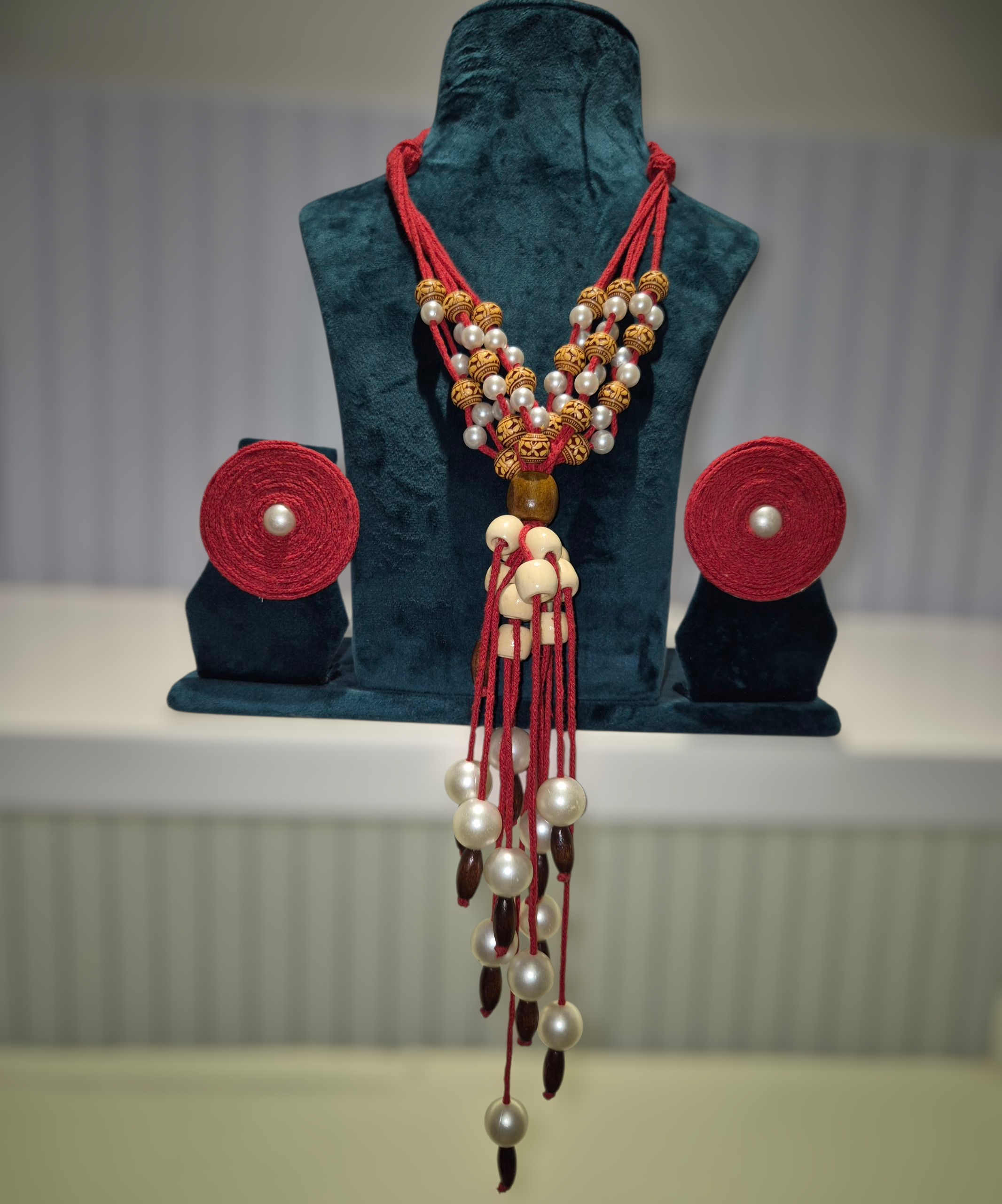 Hiraola's Product Image
